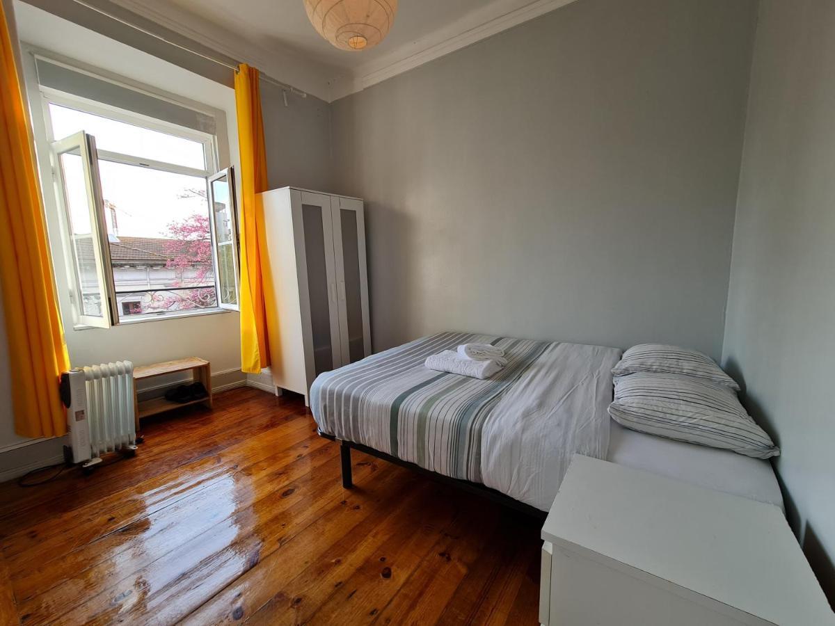 Shangri-La Hostel Anjos Lisbon Bagian luar foto
