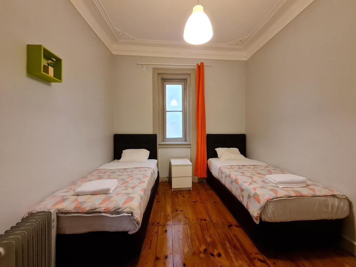 Shangri-La Hostel Anjos Lisbon Bagian luar foto