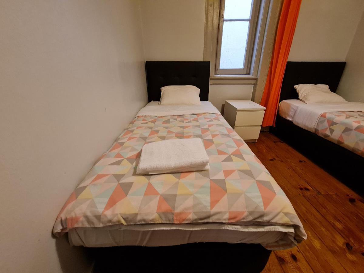 Shangri-La Hostel Anjos Lisbon Bagian luar foto
