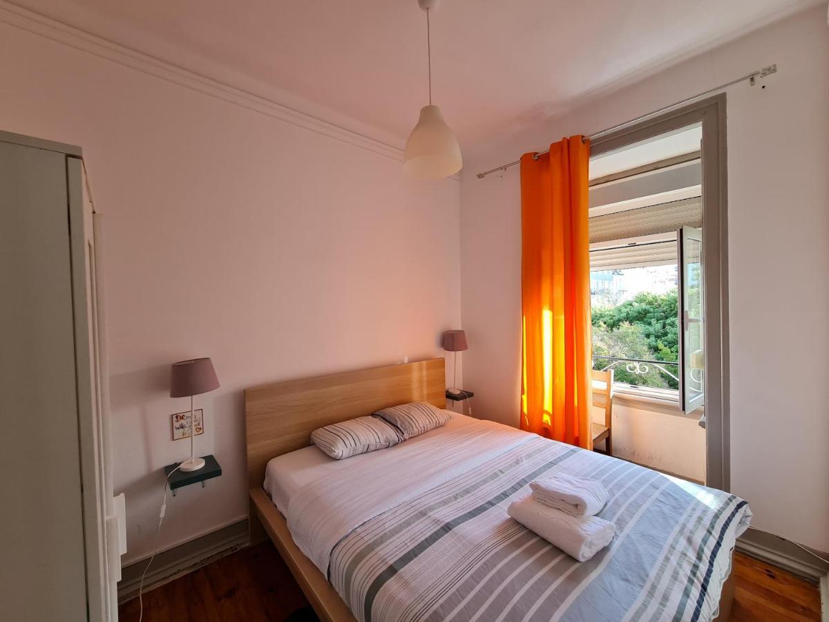 Shangri-La Hostel Anjos Lisbon Bagian luar foto