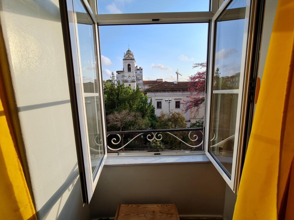 Shangri-La Hostel Anjos Lisbon Bagian luar foto