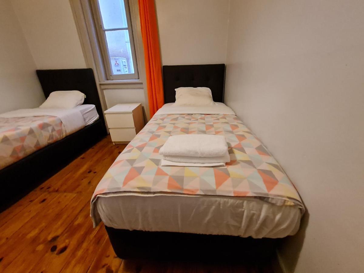 Shangri-La Hostel Anjos Lisbon Bagian luar foto