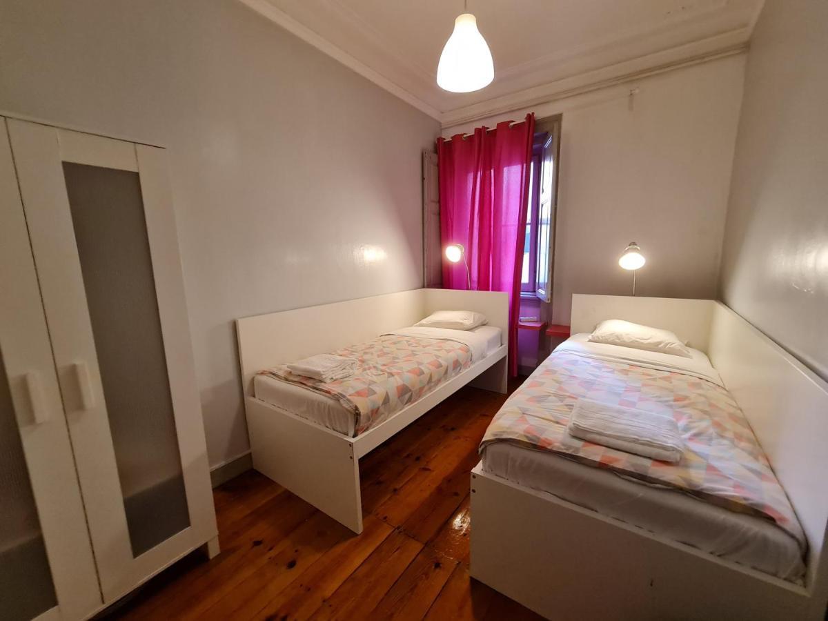 Shangri-La Hostel Anjos Lisbon Bagian luar foto