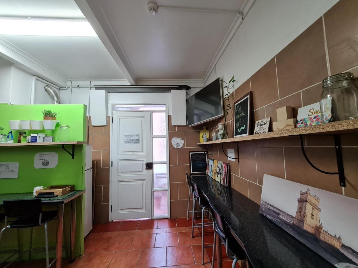 Shangri-La Hostel Anjos Lisbon Bagian luar foto