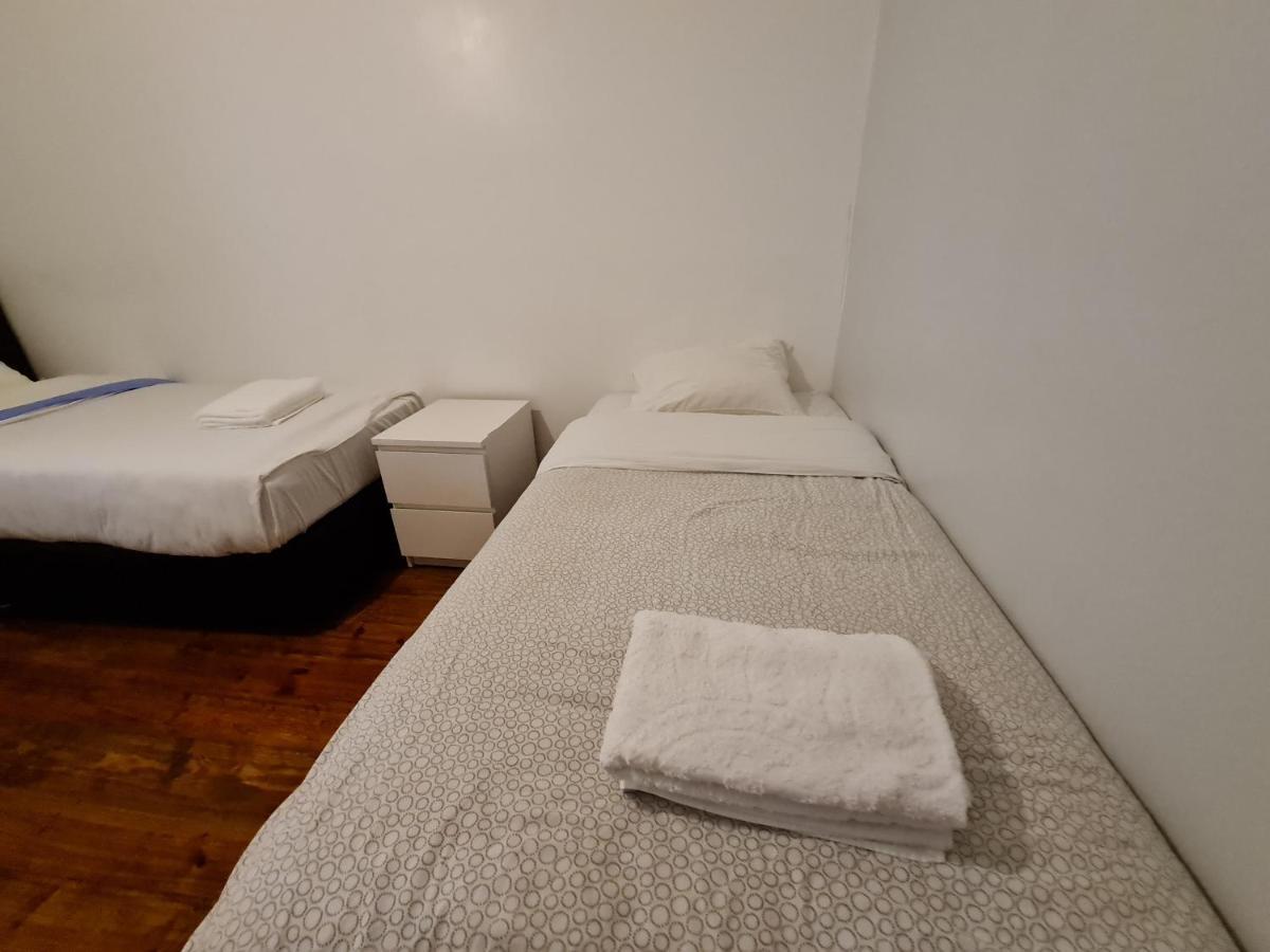 Shangri-La Hostel Anjos Lisbon Bagian luar foto