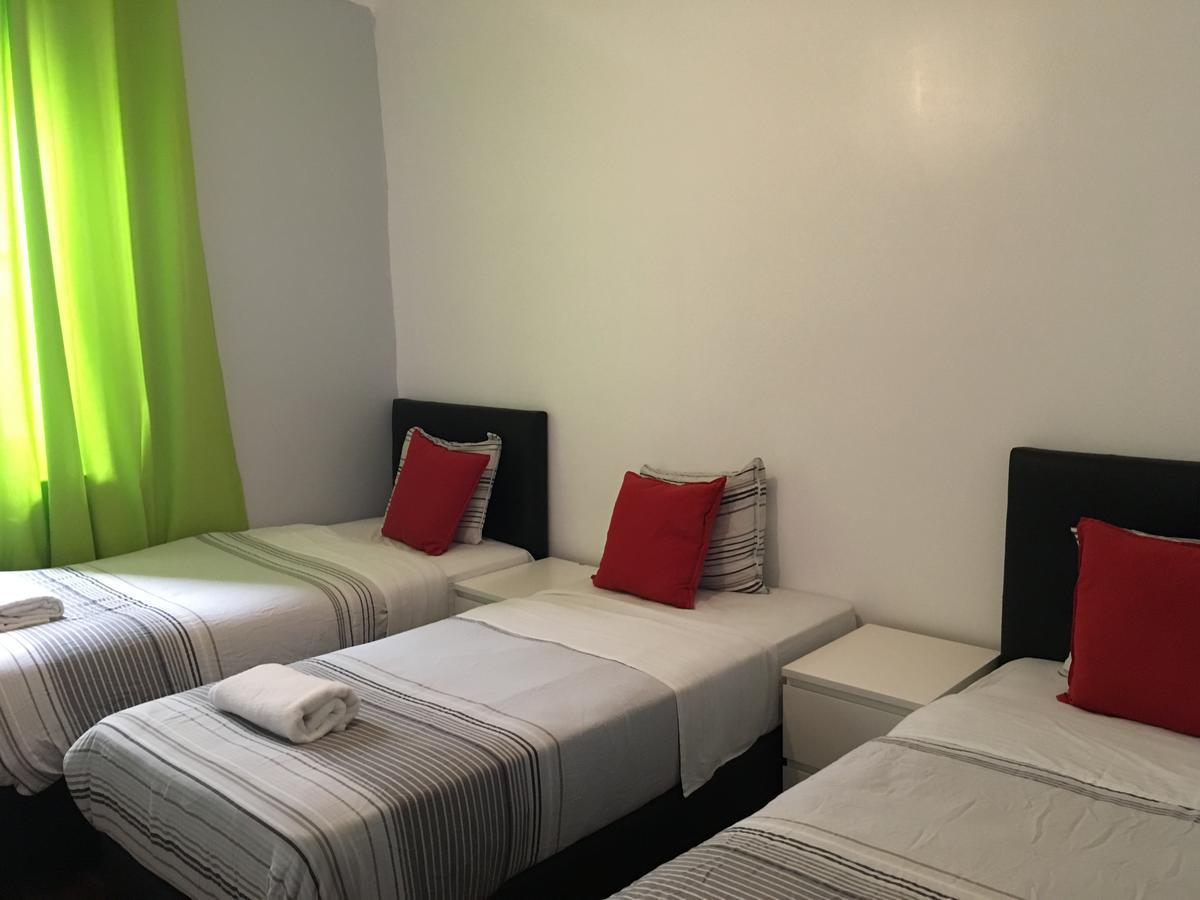 Shangri-La Hostel Anjos Lisbon Bagian luar foto